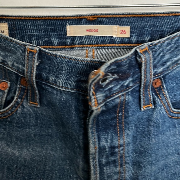 Levies Wedgie Fit Jeans Size 26 - Picture 4 of 7